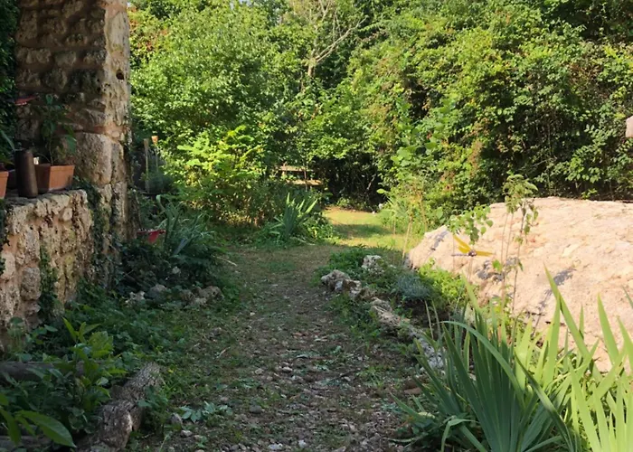 Le Mas Brantome Bed & Breakfast